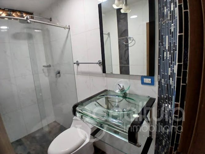 Casa de 4 alcobas en arriendo en Zarzal La Luz, Copacabana, 320 m² · foto 7 de 24