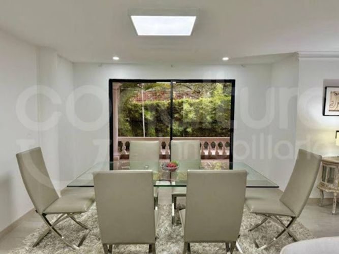 Casa de 5 alcobas en arriendo en El Tesoro, Medellín, 330 m² · foto 2 de 20