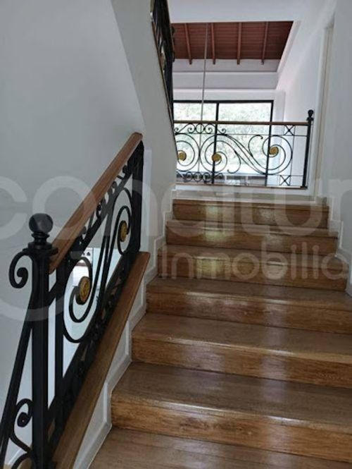 Casa de 5 alcobas en arriendo en El Tesoro, Medellín, 330 m² · foto 9 de 20