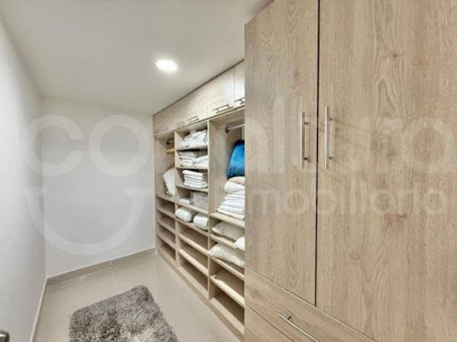 Casa de 5 alcobas en arriendo en El Tesoro, Medellín, 330 m² · foto 15 de 20