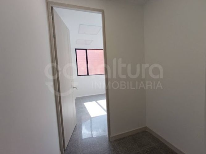Oficina en arriendo en Los Colores, Medellín, 24 m² · foto 10 de 10