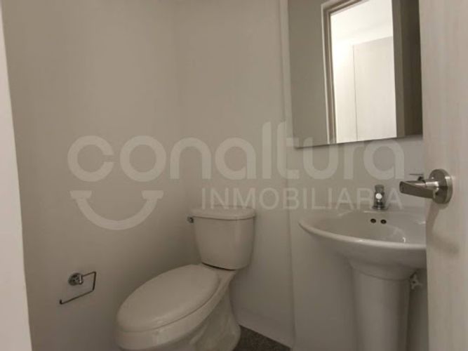 Oficina en arriendo en Los Colores, Medellín, 26 m² · foto 5 de 8