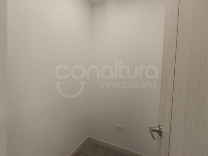 Oficina en arriendo en Los Colores, Medellín, 28 m² · foto 4 de 8