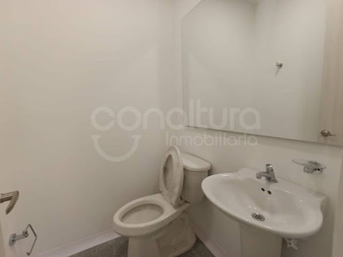 Oficina en arriendo en Los Colores, Medellín, 28 m² · foto 8 de 8