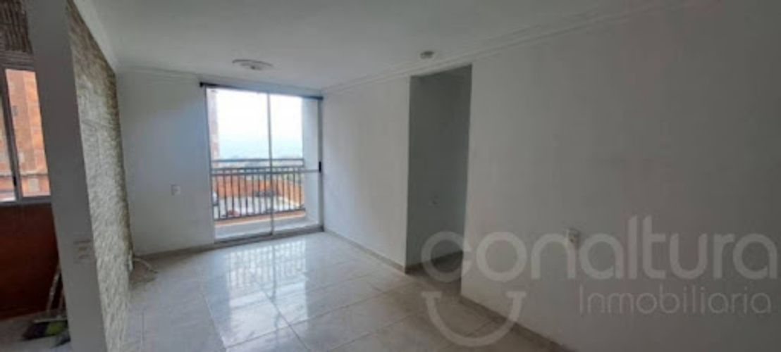 Apartamento de 3 alcobas en venta en Barrio Nuevo, Bello, 52 m² · foto 2 de 14