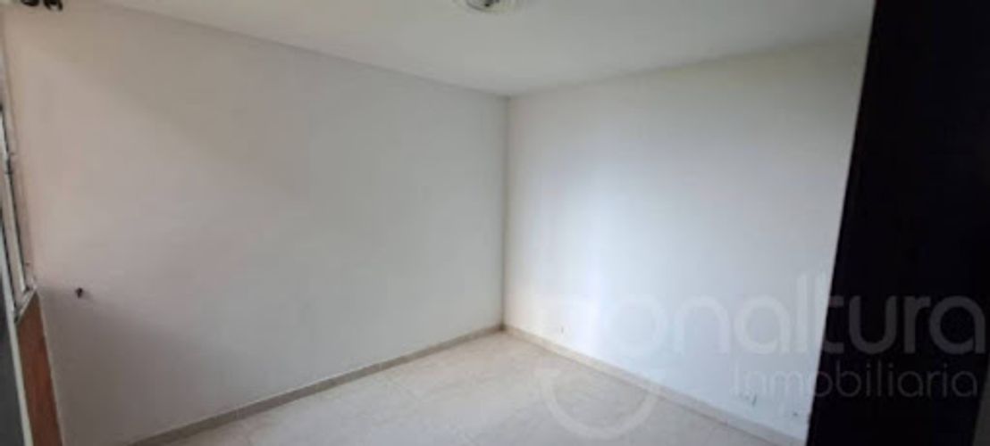 Apartamento de 3 alcobas en venta en Barrio Nuevo, Bello, 52 m² · foto 6 de 14