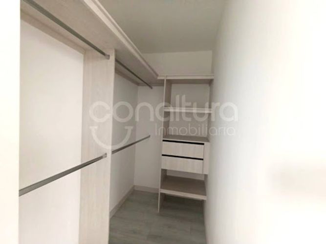 Apartamento de 3 alcobas en venta en Los Colores, Medellín, 89 m² · foto 10 de 18