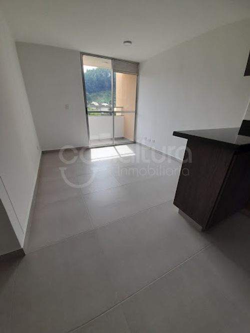 Apartamento de 3 alcobas en venta en San Jose, Sabaneta, 55 m² · foto 3 de 20
