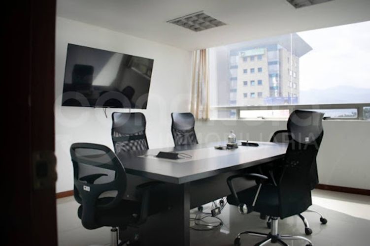 Oficina en arriendo en Los Balsos, Medellín, 336 m² · foto 8 de 13