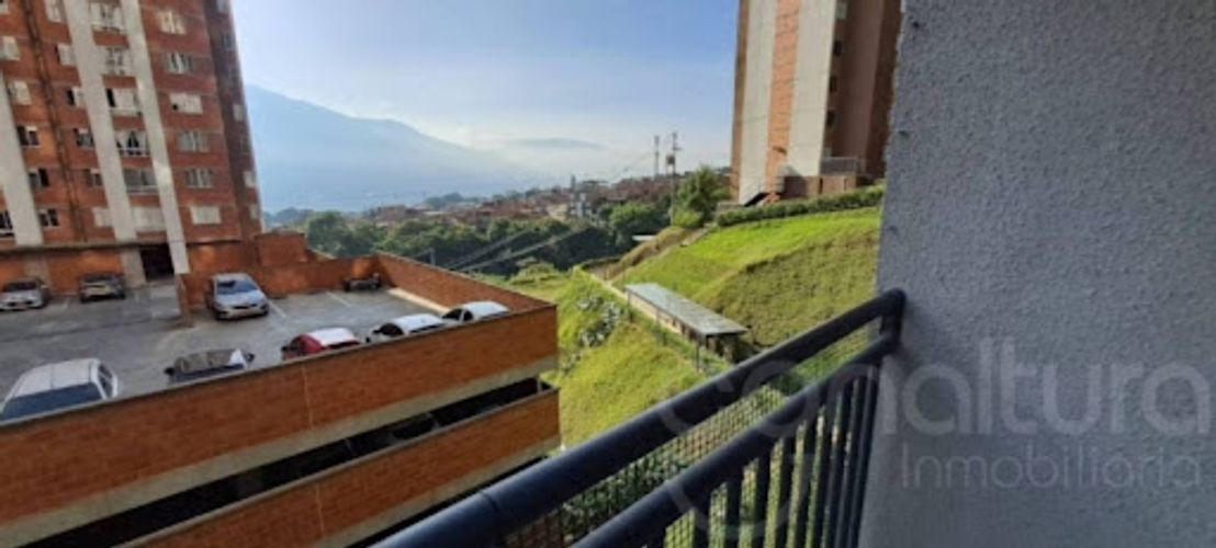 Apartamento de 3 alcobas en venta en Barrio Nuevo, Bello, 52 m² · foto 13 de 14