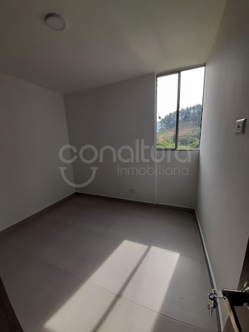 Apartamento de 3 alcobas en venta en San Jose, Sabaneta, 55 m² · foto 10 de 20