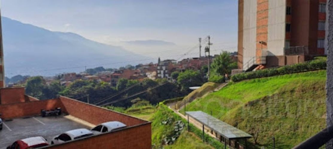 Apartamento de 3 alcobas en venta en Barrio Nuevo, Bello, 52 m² · foto 14 de 14