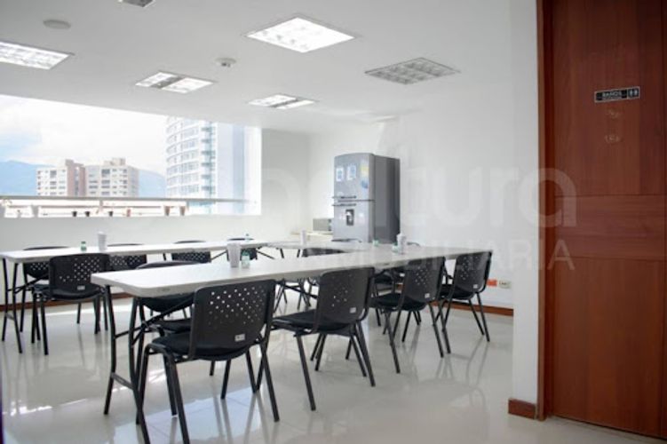 Oficina en arriendo en Los Balsos, Medellín, 336 m² · foto 13 de 13