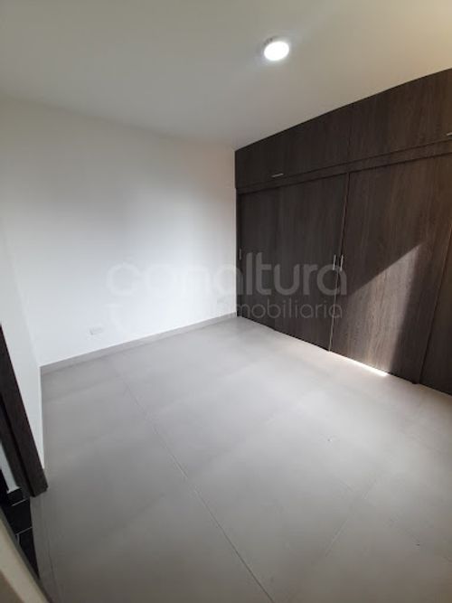 Apartamento de 3 alcobas en venta en San Jose, Sabaneta, 55 m² · foto 16 de 20