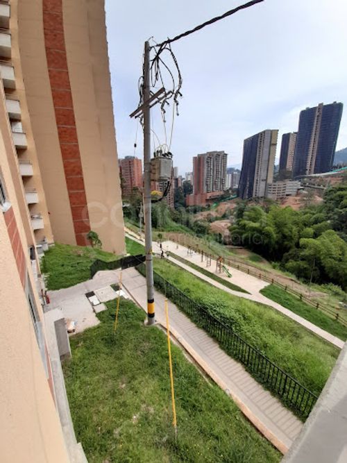 Apartamento de 3 alcobas en venta en San Jose, Sabaneta, 55 m² · foto 18 de 20