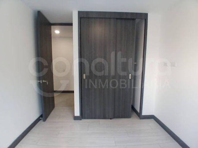 Apartamento de 3 alcobas en arriendo en Ciudad Del Río, Medellín, 105 m² · foto 7 de 15