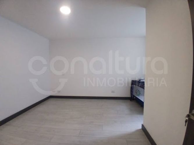 Apartamento de 3 alcobas en arriendo en Ciudad Del Río, Medellín, 105 m² · foto 12 de 15