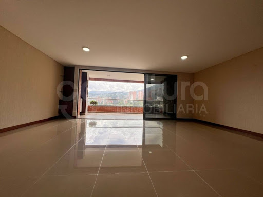 Apartamento en arriendo en Los Naranjos, Medellín · foto 4 de 24