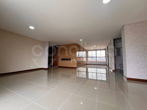 Apartamento en arriendo en Los Naranjos, Medellín · foto 5 de 24