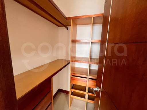 Apartamento en arriendo en Los Naranjos, Medellín · foto 8 de 24