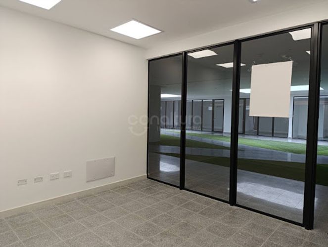 Oficina en arriendo en Los Colores, Medellín, 38 m² · foto 3 de 7