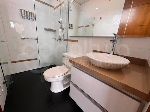 Apartamento en arriendo en Los Naranjos, Medellín · foto 21 de 24