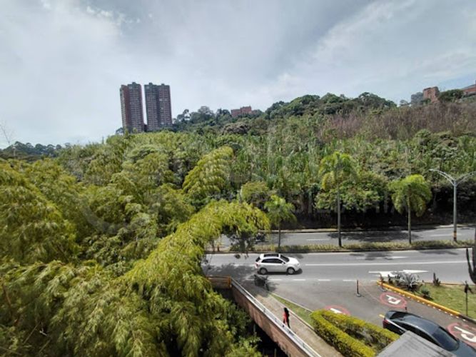 Oficina en arriendo en La Linde, Medellín, 47 m² · foto 2 de 8