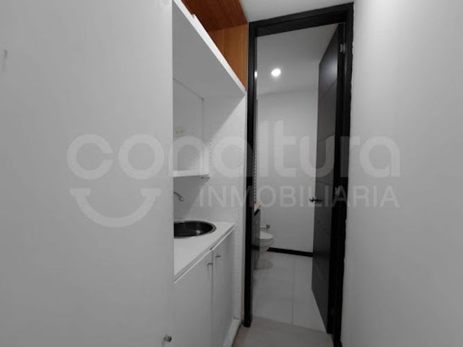 Oficina en arriendo en La Linde, Medellín, 47 m² · foto 6 de 8
