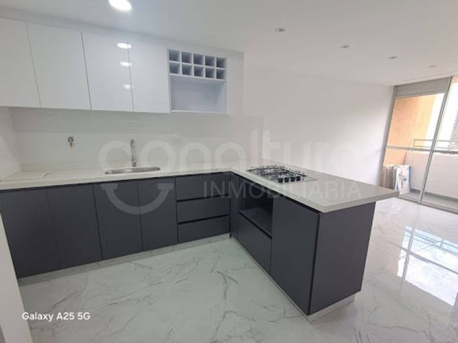 Apartamento de 3 alcobas en venta en San Jose, Sabaneta, 55 m² · foto 3 de 15