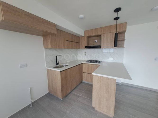 Apartamento de 2 alcobas en venta en Bucaros, Bello, 63 m² · foto 3 de 13