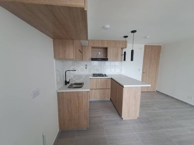 Apartamento de 2 alcobas en venta en Bucaros, Bello, 63 m² · foto 4 de 13