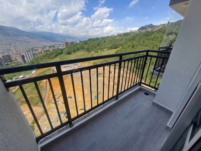 Apartamento de 2 alcobas en venta en Bucaros, Bello, 63 m² · foto 7 de 13