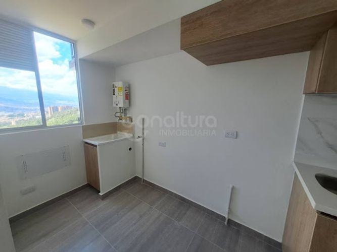 Apartamento de 2 alcobas en venta en Bucaros, Bello, 63 m² · foto 12 de 13