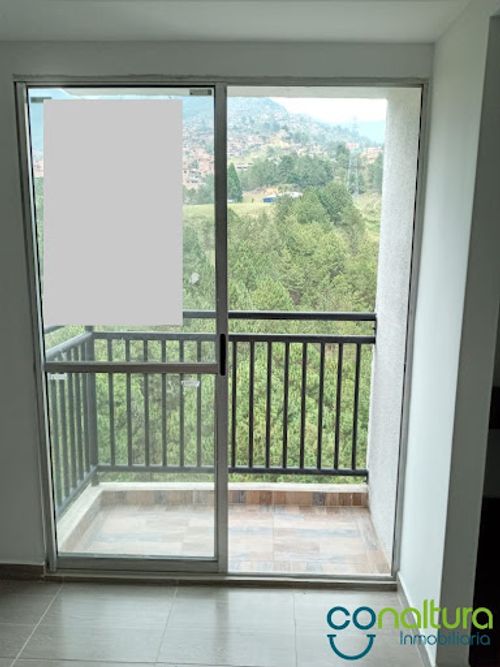 Apartamento de 2 alcobas en venta en Urbanizacion Manaos, Bello, 52 m² · foto 6 de 13