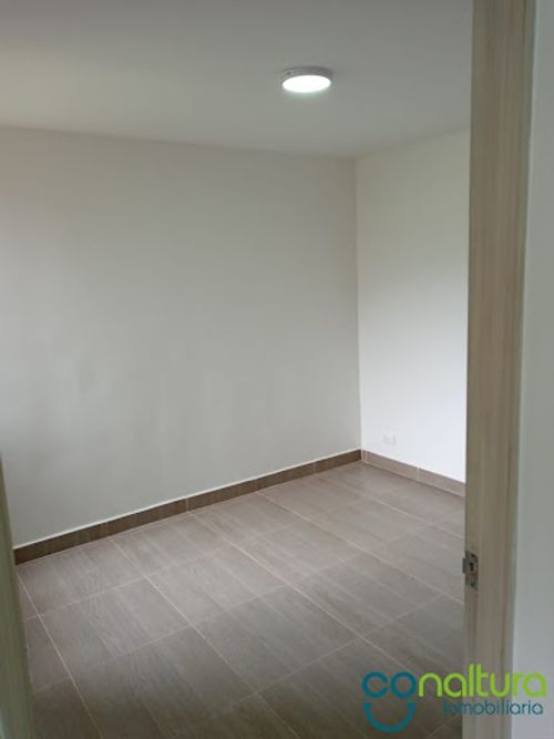Apartamento de 2 alcobas en venta en Urbanizacion Manaos, Bello, 52 m² · foto 7 de 13