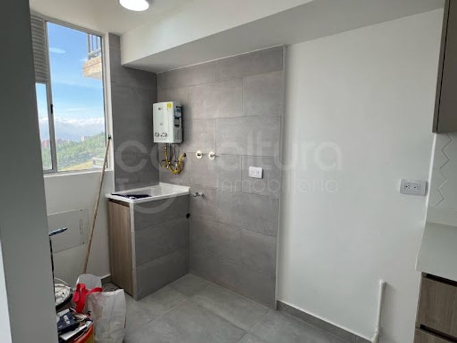 Apartamento de 2 alcobas en venta en Buenos Aires, Bello, 58 m² · foto 3 de 17