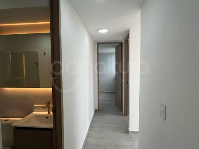 Apartamento de 2 alcobas en venta en Buenos Aires, Bello, 58 m² · foto 8 de 17