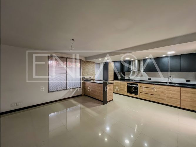 Casa de 4 alcobas en venta en El Castillo, Jamundí, 240 m² · foto 3 de 24