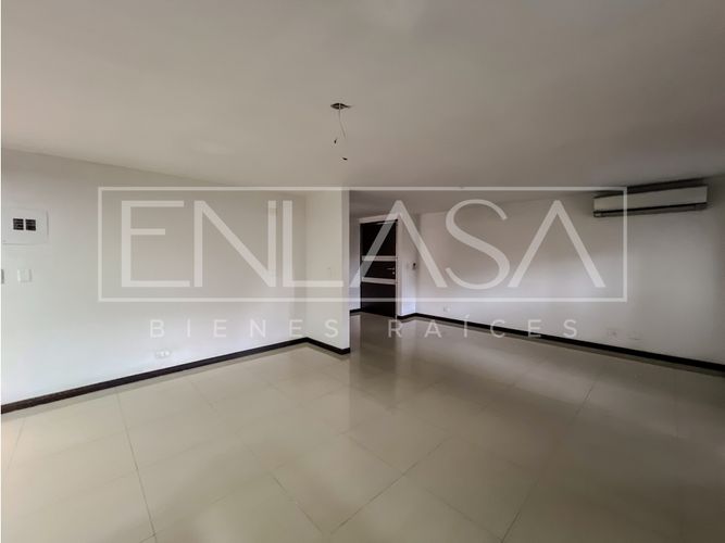 Casa de 4 alcobas en venta en El Castillo, Jamundí, 240 m² · foto 6 de 24
