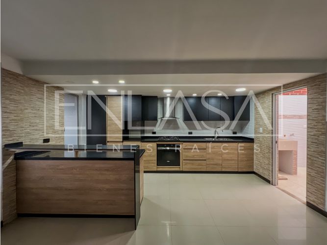 Casa de 4 alcobas en venta en El Castillo, Jamundí, 240 m² · foto 7 de 24