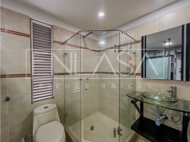 Casa de 4 alcobas en venta en El Castillo, Jamundí, 240 m² · foto 18 de 24