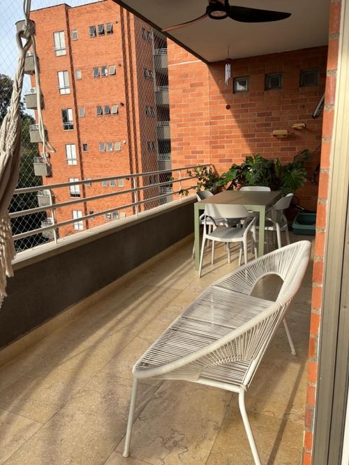 Apartamento de 3 alcobas en venta en Ciudad Jardin, Cali, 230 m² · foto 3 de 15