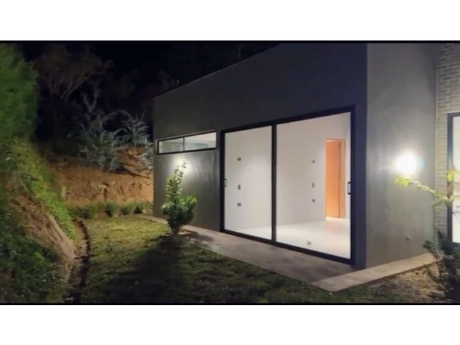Casa de 3 alcobas en venta en El Molino, Guarne, 200 m² · foto 5 de 24