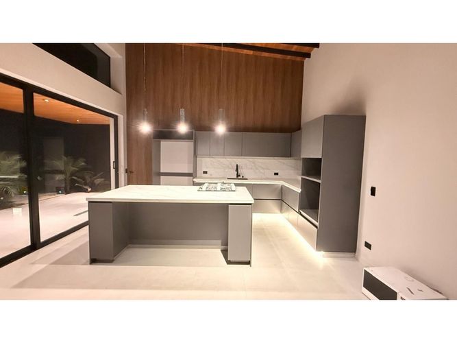 Casa de 3 alcobas en venta en El Molino, Guarne, 200 m² · foto 7 de 24