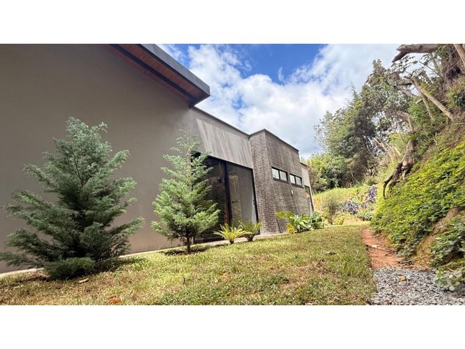 Casa de 3 alcobas en venta en El Molino, Guarne, 200 m² · foto 17 de 24