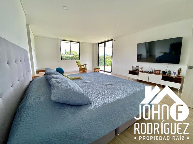 Casa de 5 alcobas en venta en El Carmen de Viboral · foto 15 de 24