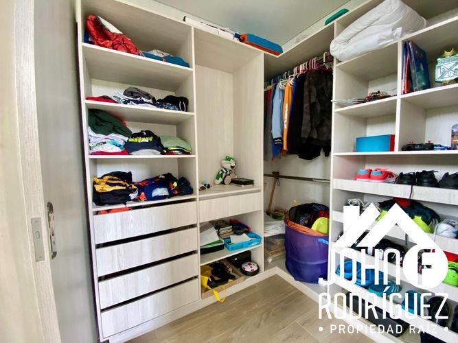 Casa de 5 alcobas en venta en El Carmen de Viboral · foto 23 de 24