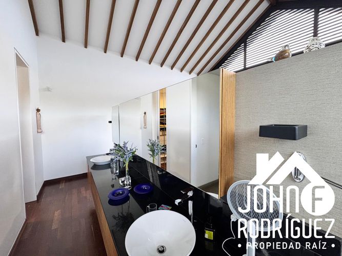 Casa de 5 alcobas en venta en Llano Grande, Rionegro · foto 22 de 24