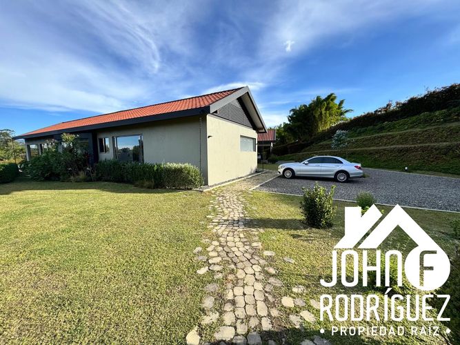 Casa de 5 alcobas en venta en Llano Grande, Rionegro · foto 4 de 24