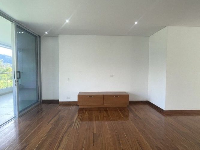 Apartamento de 2 alcobas en venta en Los Balsos, Medellín, 173 m² · foto 3 de 22